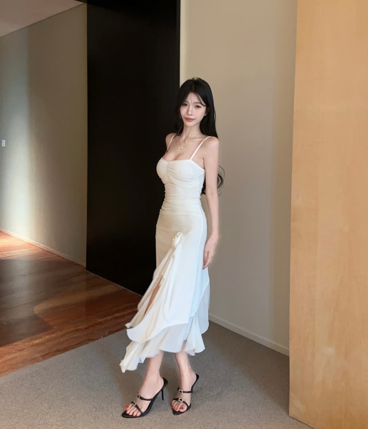 실사 순수한 욕망 핫걸 바람 꽃 불규칙 휴가 화이트 롱 스커트 트임 프릴 드레스 상세 이미지 3