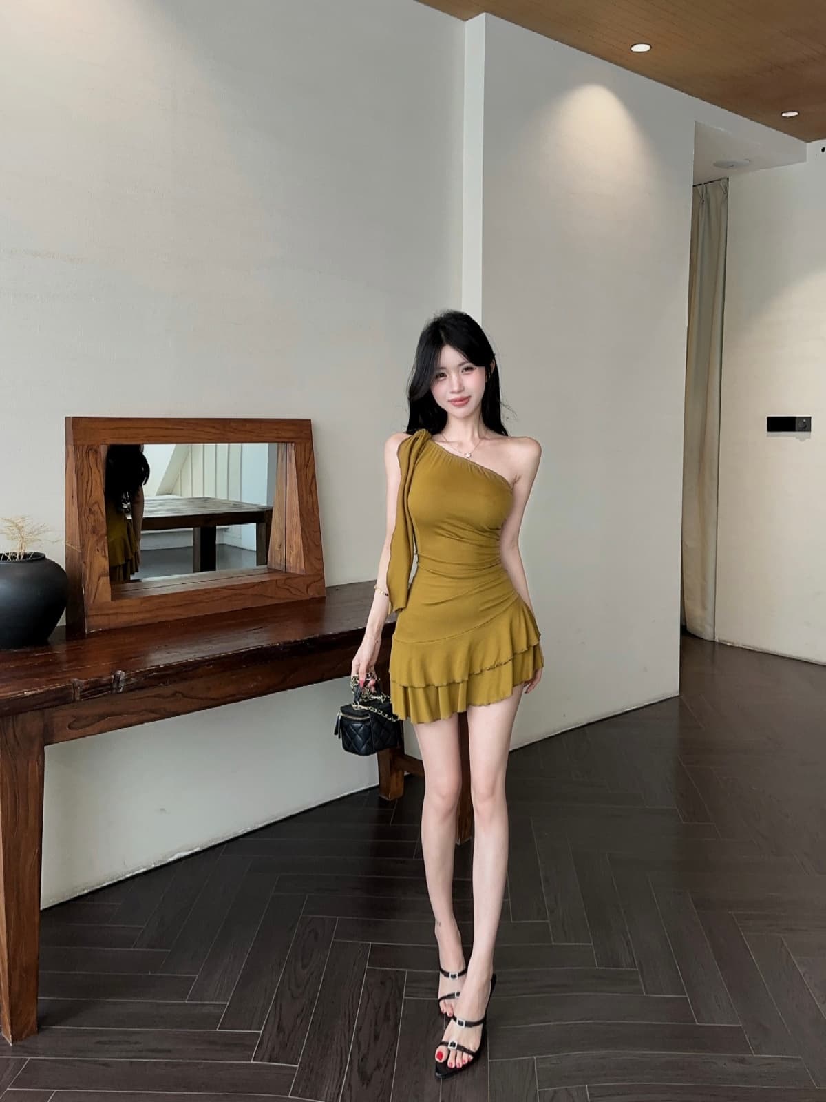 실사 섹시함 프릴 비스듬한 어깨 타이트 스커트 쇼트 스타일 드레스 복장 상세 이미지 3