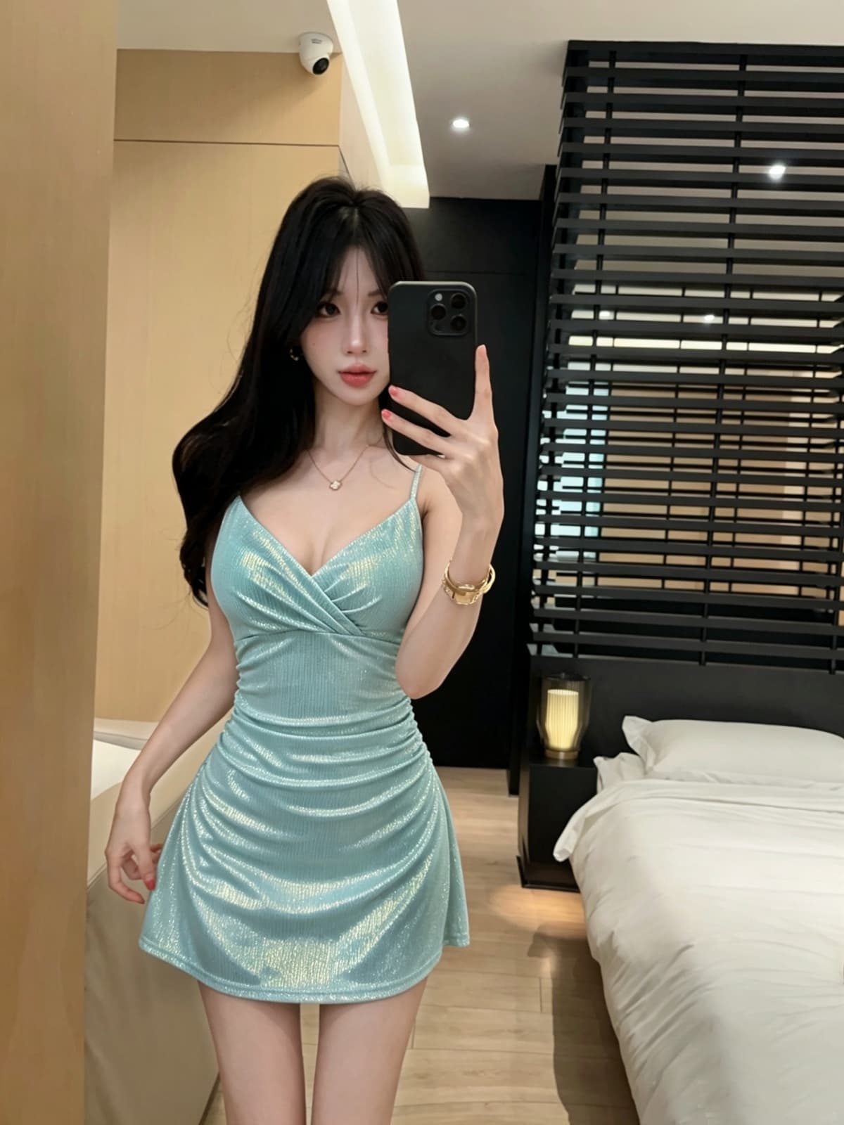 실사 섹시함 낮은 가슴 플래시 원단 슬립 드레스 상세 이미지 3