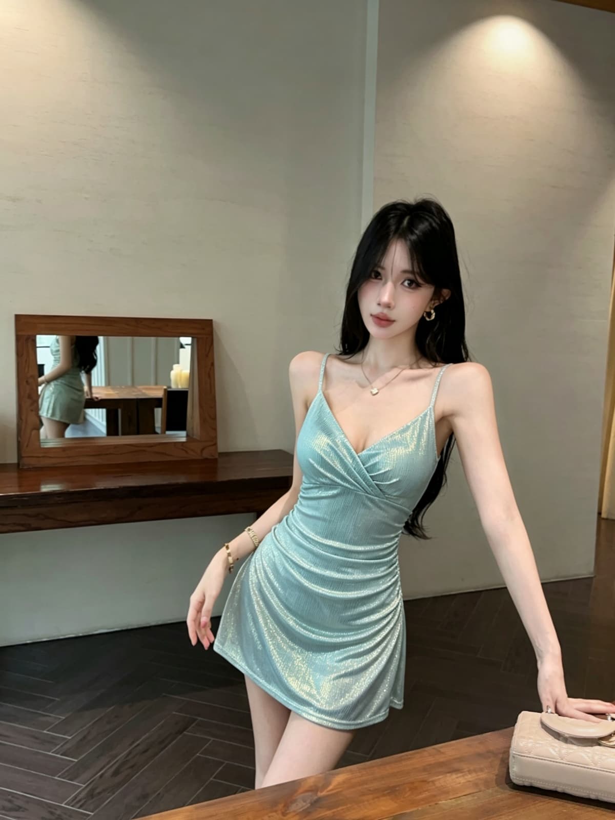실사 섹시함 낮은 가슴 플래시 원단 슬립 드레스 상세 이미지 5