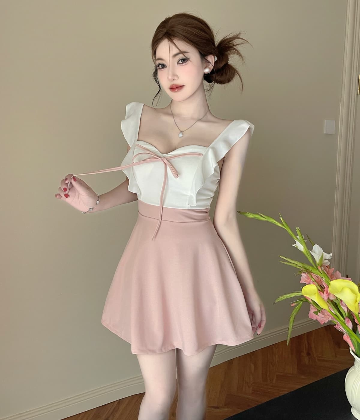 실사 핫걸 섹시함 나이트 클럽 순수한 욕망 흑인과 백인 패치워크 프릴 몸매 가꾸기 큰 진자 신축성 드레스