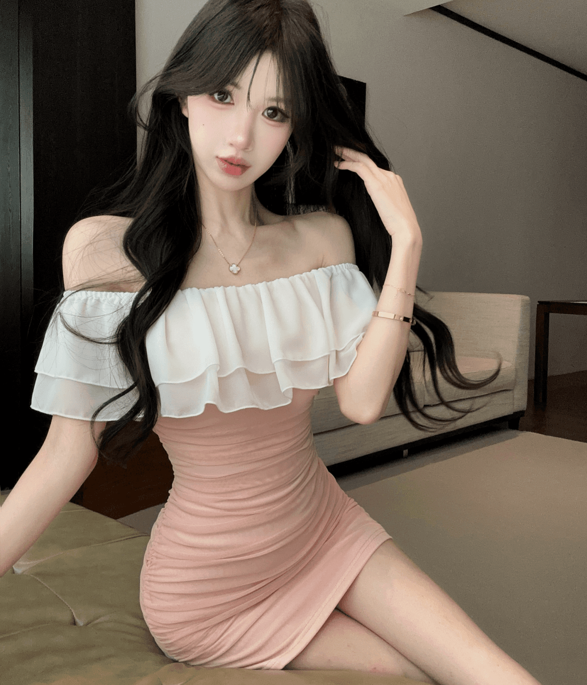 실사 섹시함 프릴 오프숄더 보트넥 타이트 타이트 스커트 만나는 면 소재 드레스 상세 이미지 1