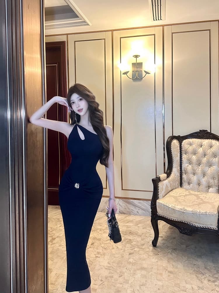 실사 순수한 욕망 섹시함 핫걸 비스듬한 어깨 여성 드레스 여름 새로운 디자인 센스 허리 수축 슬림해 보이는 타이트 스커트 치마