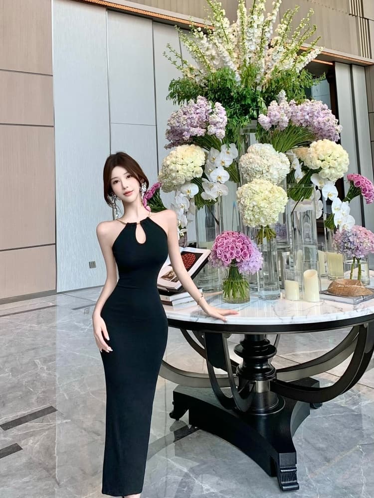 실사 작은 대중 디자인 센스 금속 행침 목 홀로우 아웃 민소매 타이트 트임 타이트 스커트 표지 고기 슬림해 보이는 품격 작은 검은 드레스 상세 이미지 2