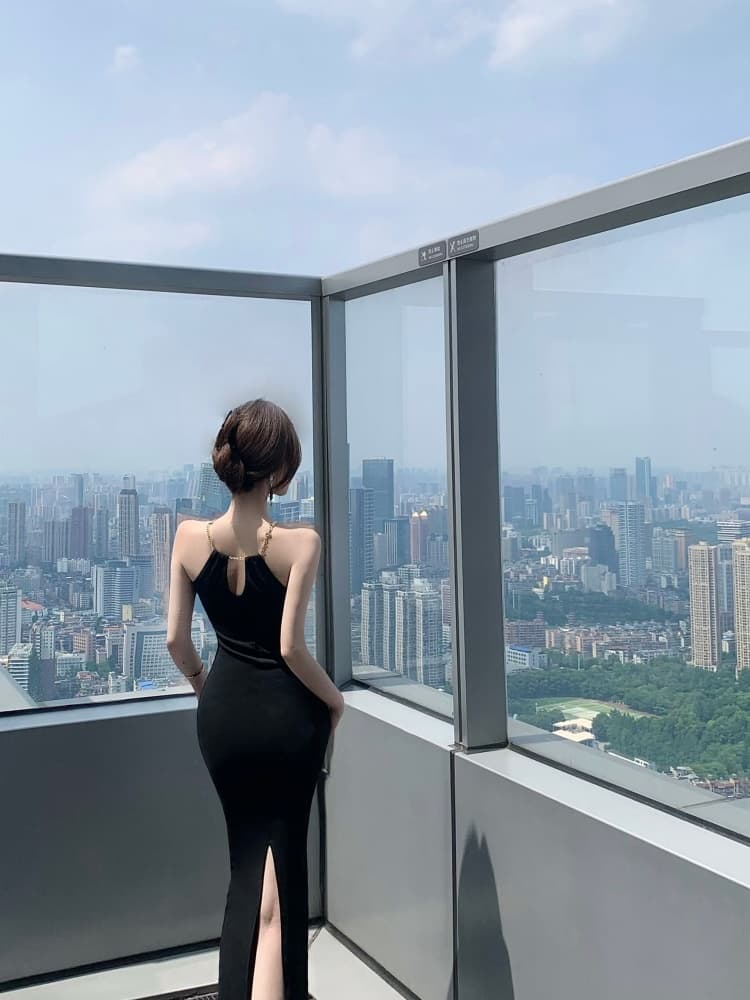 실사 작은 대중 디자인 센스 금속 행침 목 홀로우 아웃 민소매 타이트 트임 타이트 스커트 표지 고기 슬림해 보이는 품격 작은 검은 드레스 상세 이미지 8