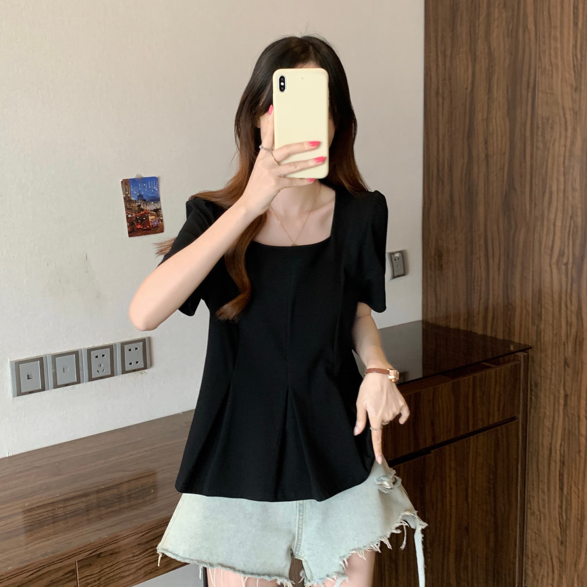 2026 여름 새로운 지방 mm 검정색 광장 칼라 디자인 센스 허리 수축 플리츠 표지 배 슬림해 보이는 외국 가스 긍정적 인 어깨 티셔츠 여성 상세 이미지 11