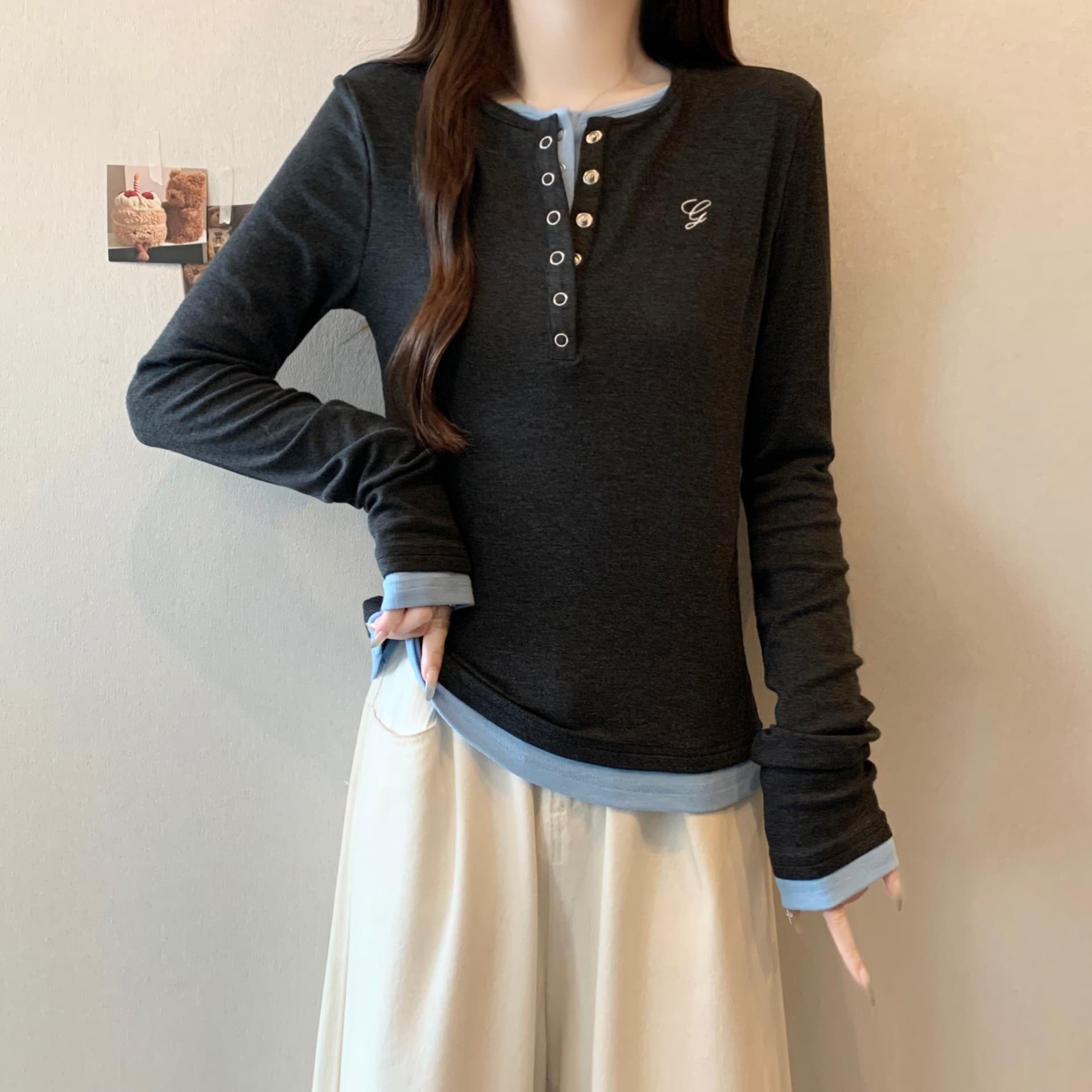 실사 빅 사이즈 헨리 칼라 긴팔 티셔츠 여성 가을 새로운 인사이드 가져 가라. 기본 셔츠 페이크 레이어드 슬림해 보이는 긍정적 인 어깨 의류