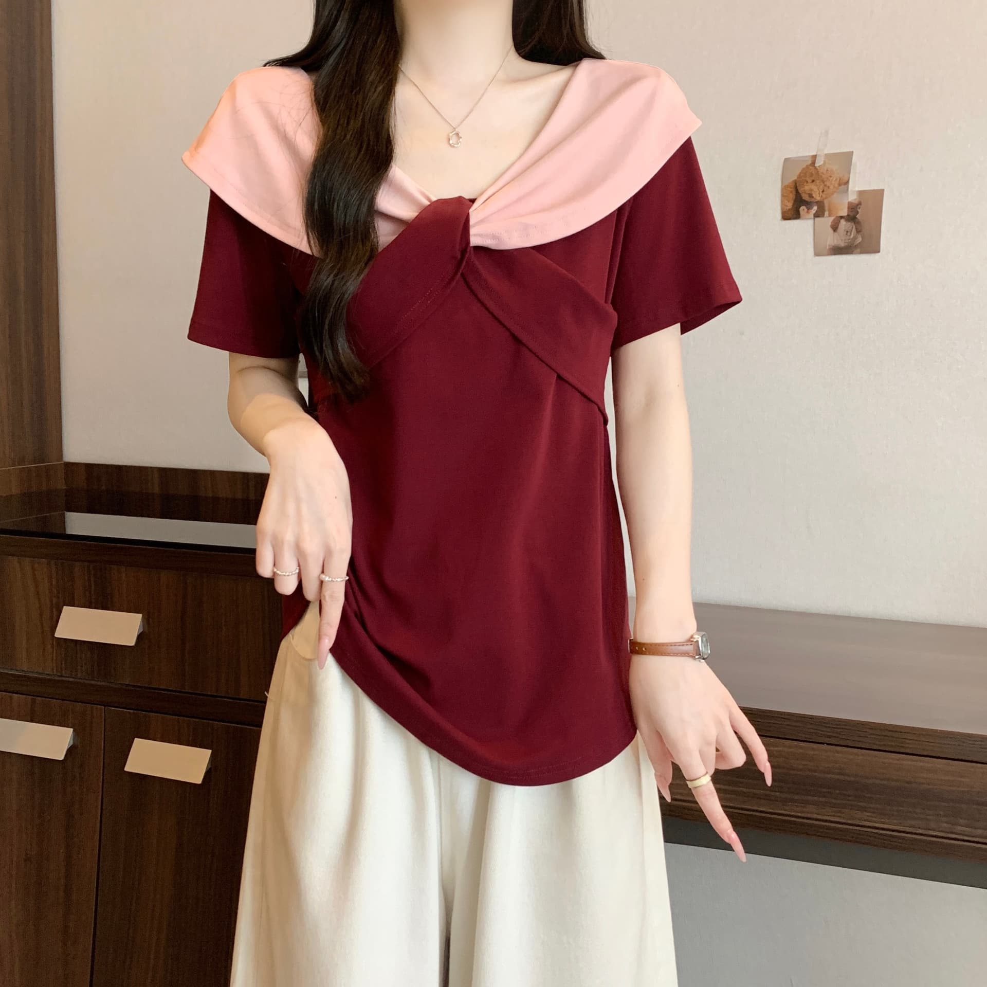 실사 빅 사이즈 달콤함 연령 감소 지방 mm 여름 새로운 디자인 센스 배색 V넥 비틀림 반팔 티셔츠 다용도 맨위 상세 이미지 15