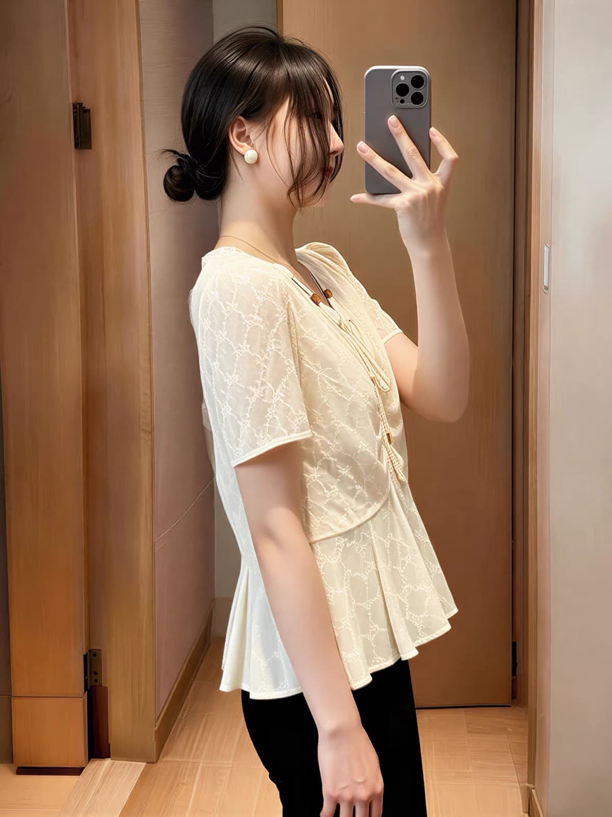 빅 사이즈 프랑스식 살구 색상 V넥 반팔 셔츠 지방 mm 디자인 센스 프릴 레이스업 인형 셔츠 셔츠 맨위 이미지 4