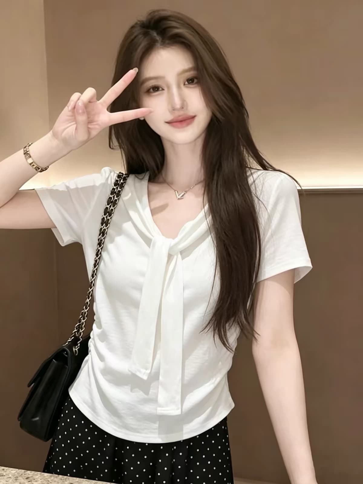 빅 사이즈 디자인 센스 V넥 화이트 긍정적 인 어깨 반팔 티셔츠 여성 여름 지방 mm 표지 고기 슬림해 보이는 자이언트 잘 생긴 티셔츠 맨위 이미지 3