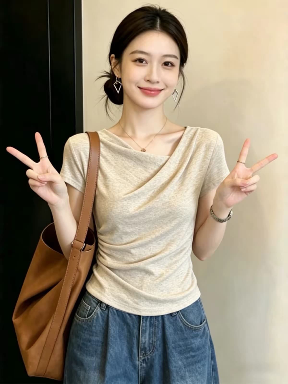 빅 사이즈 디자인 센스 흔들다 칼라 긍정적 인 어깨 반팔 티셔츠 여성 여름 새로운 지방 mm 표지 고기 슬림해 보이는 그레이트 봐. 의류 이미지 4