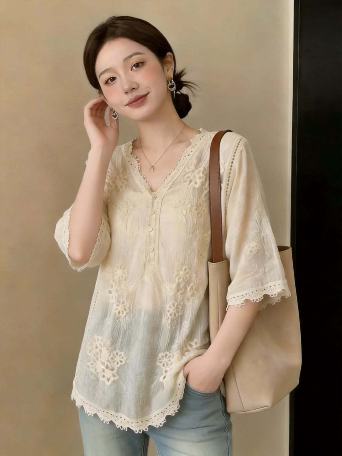 실사 빅 사이즈 여성 의류 새로운 고급 센스 레이스 자수 V넥 7부 소매 자외선 차단 자카드 맨위 상세 이미지 9