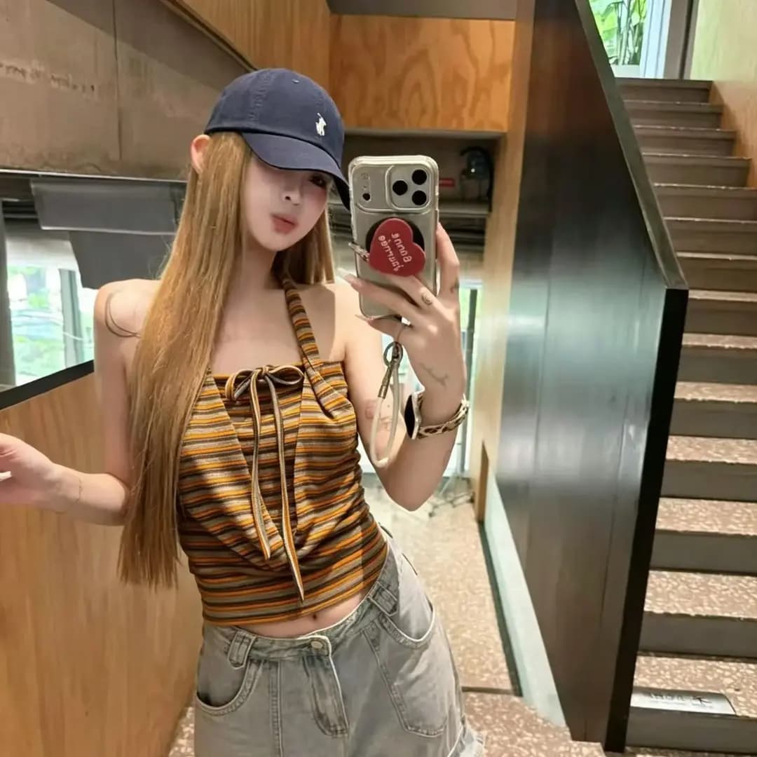 한 부서 페이크 레이어드 스트라이프 행침 목 민소매 조끼 여성 여름 2026 핫걸 외출용 백리스 몸매 가꾸기 슬림해 보이는 맨위