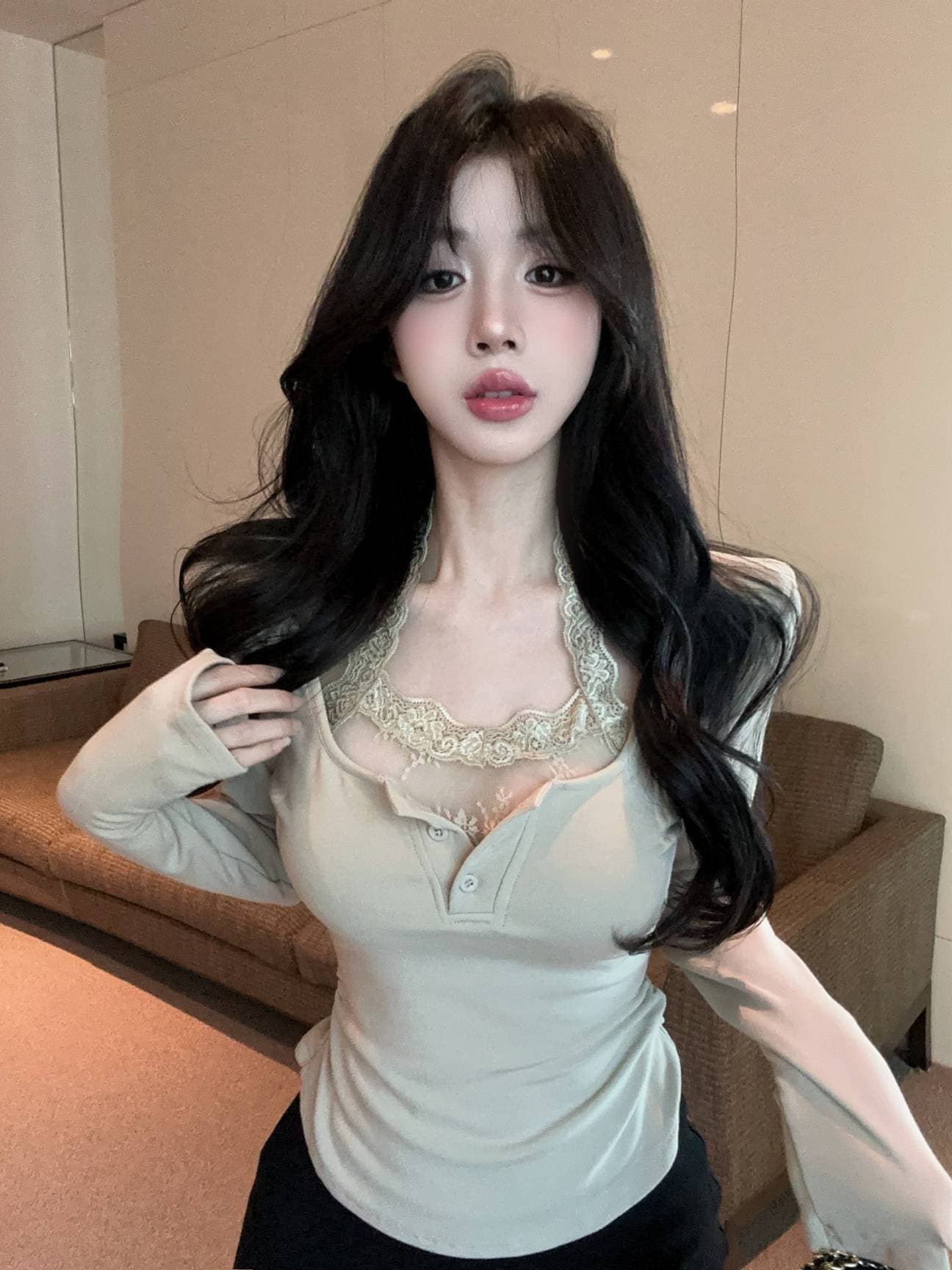 실사 새로운 핫걸 행침 목 레이스 레이스 가슴 버튼 디자인 허리 수축 품격 긍정적 인 어깨 기본 셔츠 여성 상세 이미지 15