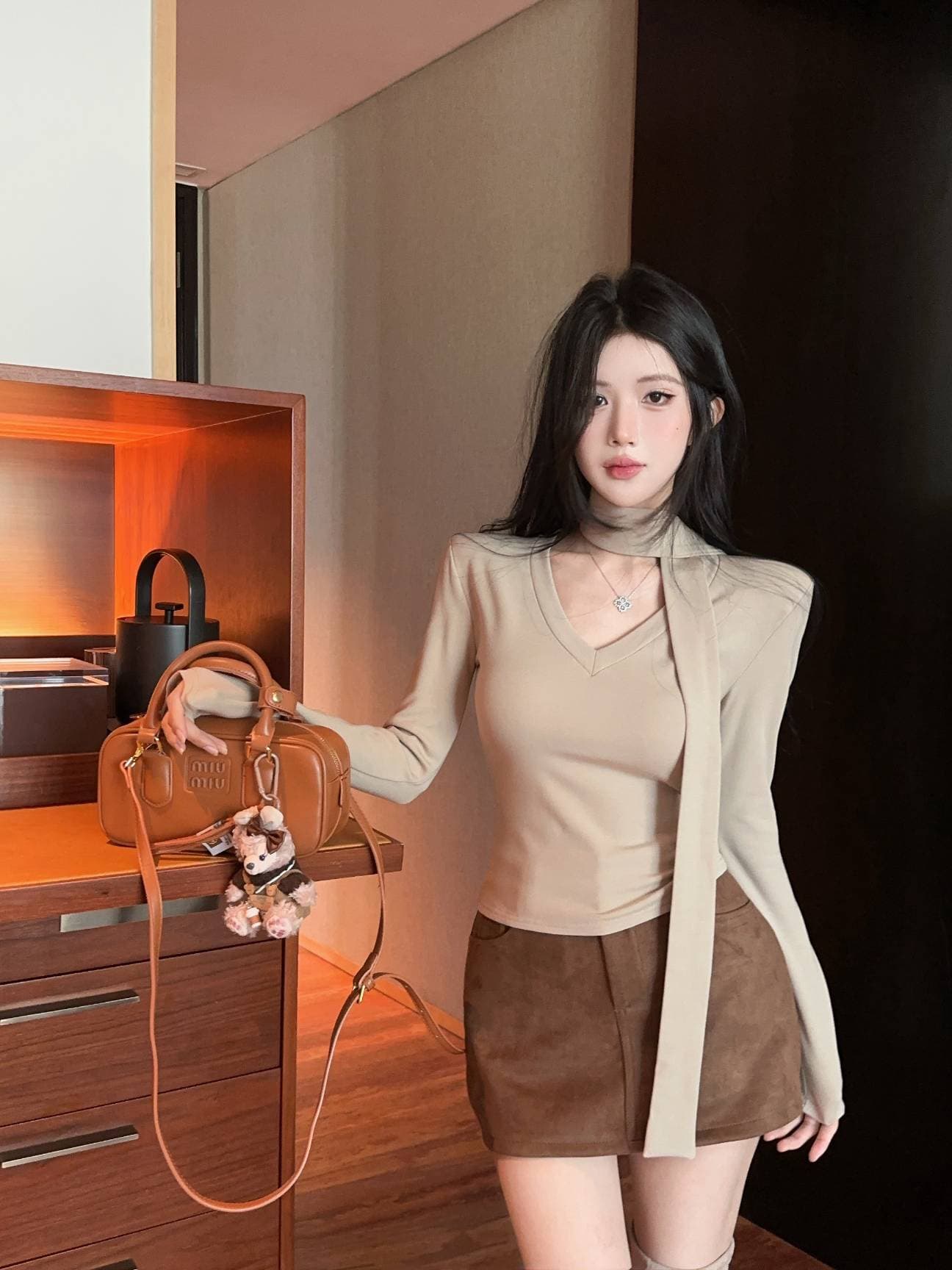 실사 봄 디자인 센스 허리 수축 슬림해 보이는 아름다운 V 칼라 긴팔 품격 긍정적 인 어깨 의류 리본 여성 상세 이미지 31