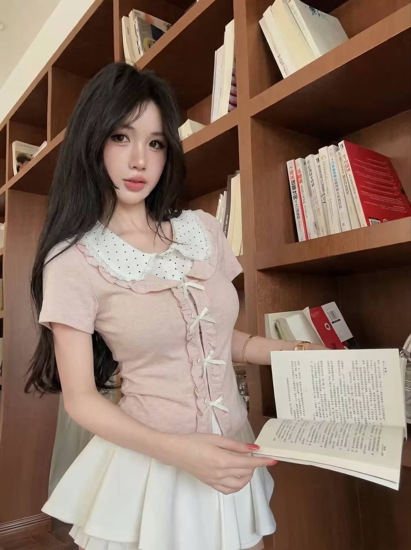 실사 새로운 학원 스타일 디자인 센스 페이크 레이어드 반팔 티셔츠 여성 몸매 가꾸기 쇼트 스타일 꽃무늬 베이비 칼라 맨위 상세 이미지 18