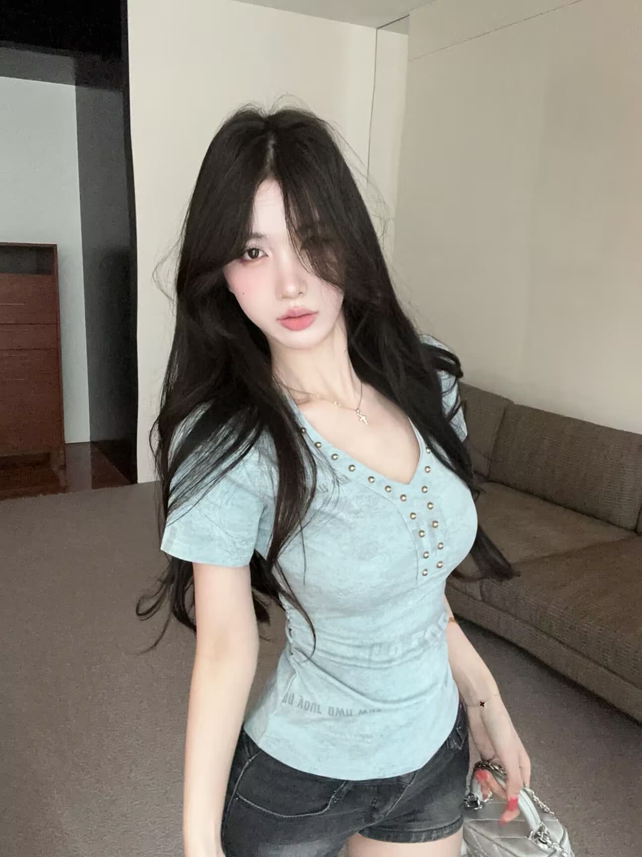 실사 새로운 고유 한 디자인 센스 징 V넥 반팔 세련된 외국 가스 다용도 몸매 가꾸기 슬림해 보이는 맨위 조류 소녀 상세 이미지 13