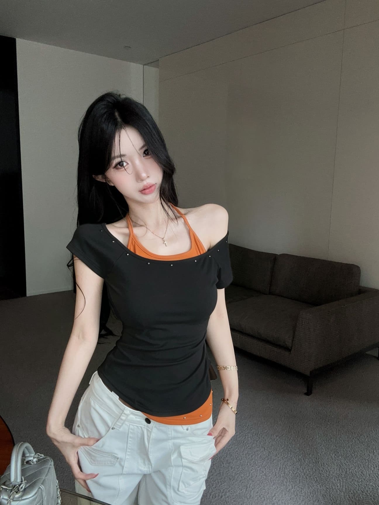 실사 새로운 자이언트 잘 생긴 품격 고유 한 징 디자인 센스 행침 목 반팔 페이크 레이어드 맨위 여성 상세 이미지 2