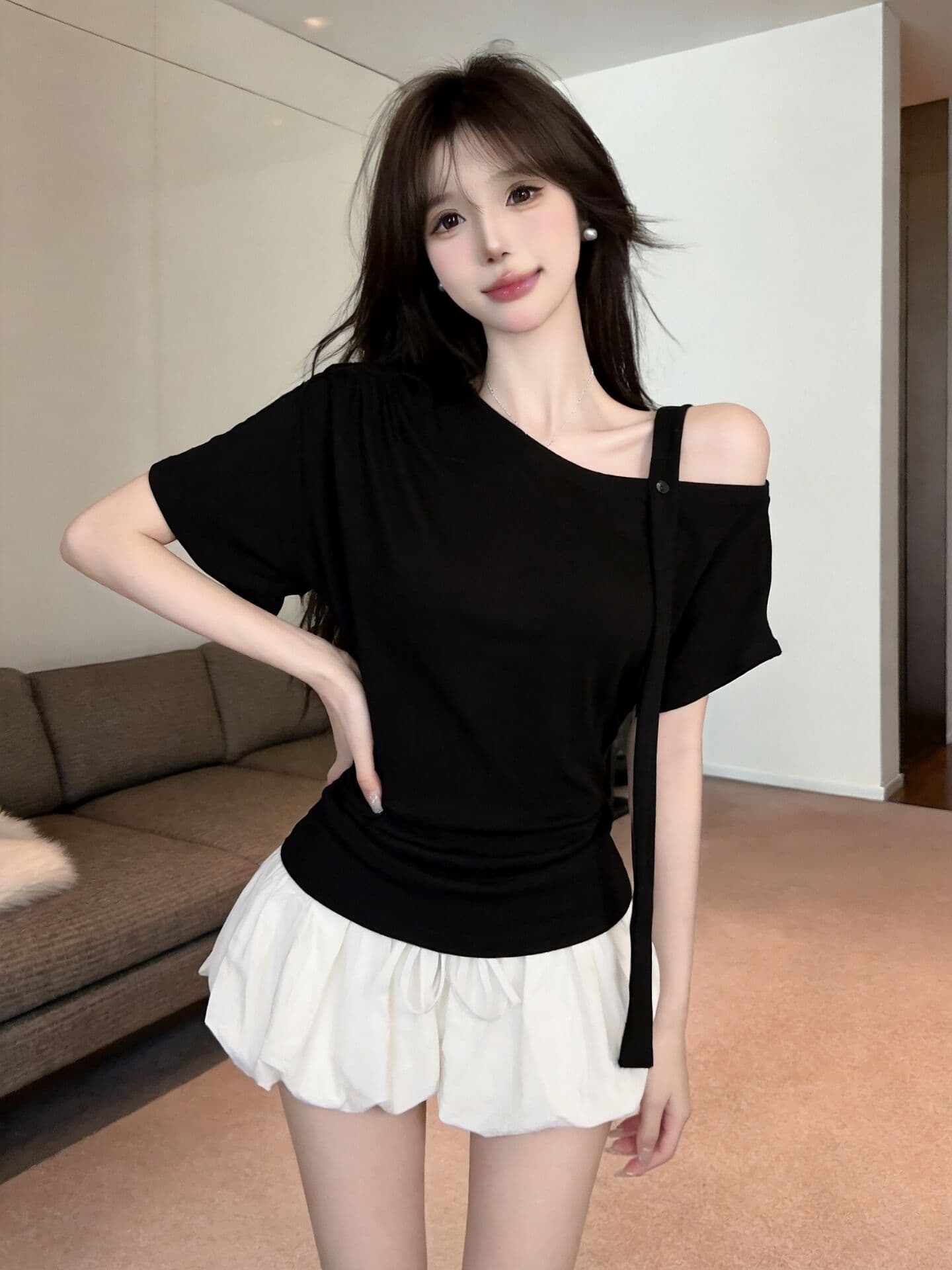 실사 새로운 핫걸 순수한 욕망 디자인 센스 스트랩 홀로우 아웃 비스듬한 어깨 몸매 가꾸기 반팔 기본 셔츠 맨위 여성 상세 이미지 4