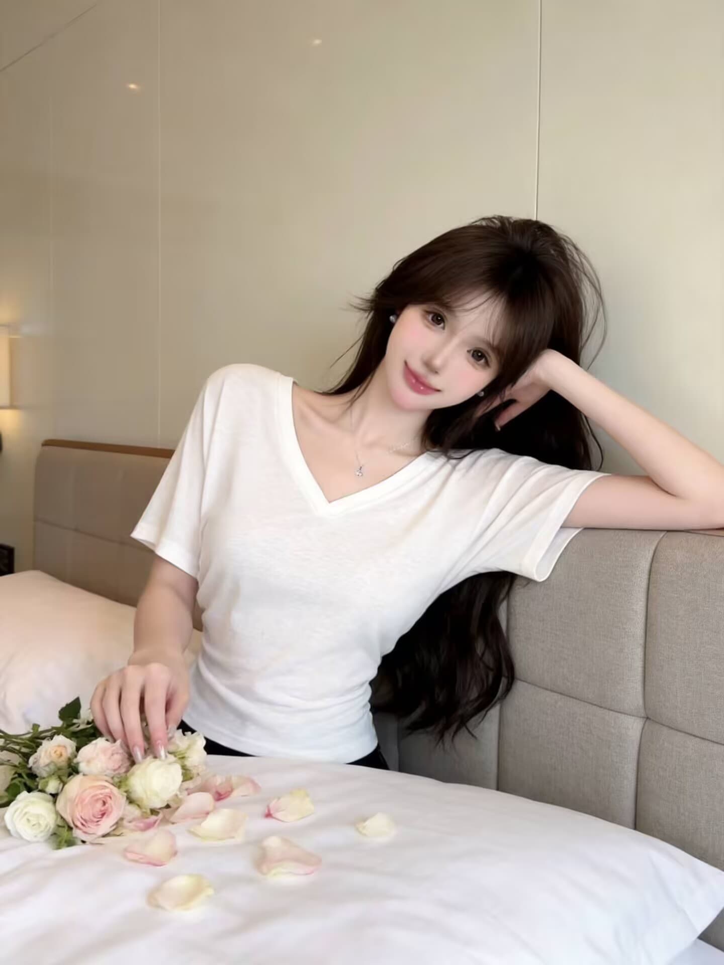 실사 새로운 핫걸 순수한 욕망 V넥 디자인 센스 뒤로 십자가 홀로우 아웃 몸매 가꾸기 반팔 기본 셔츠 맨위 여성 상세 이미지 14