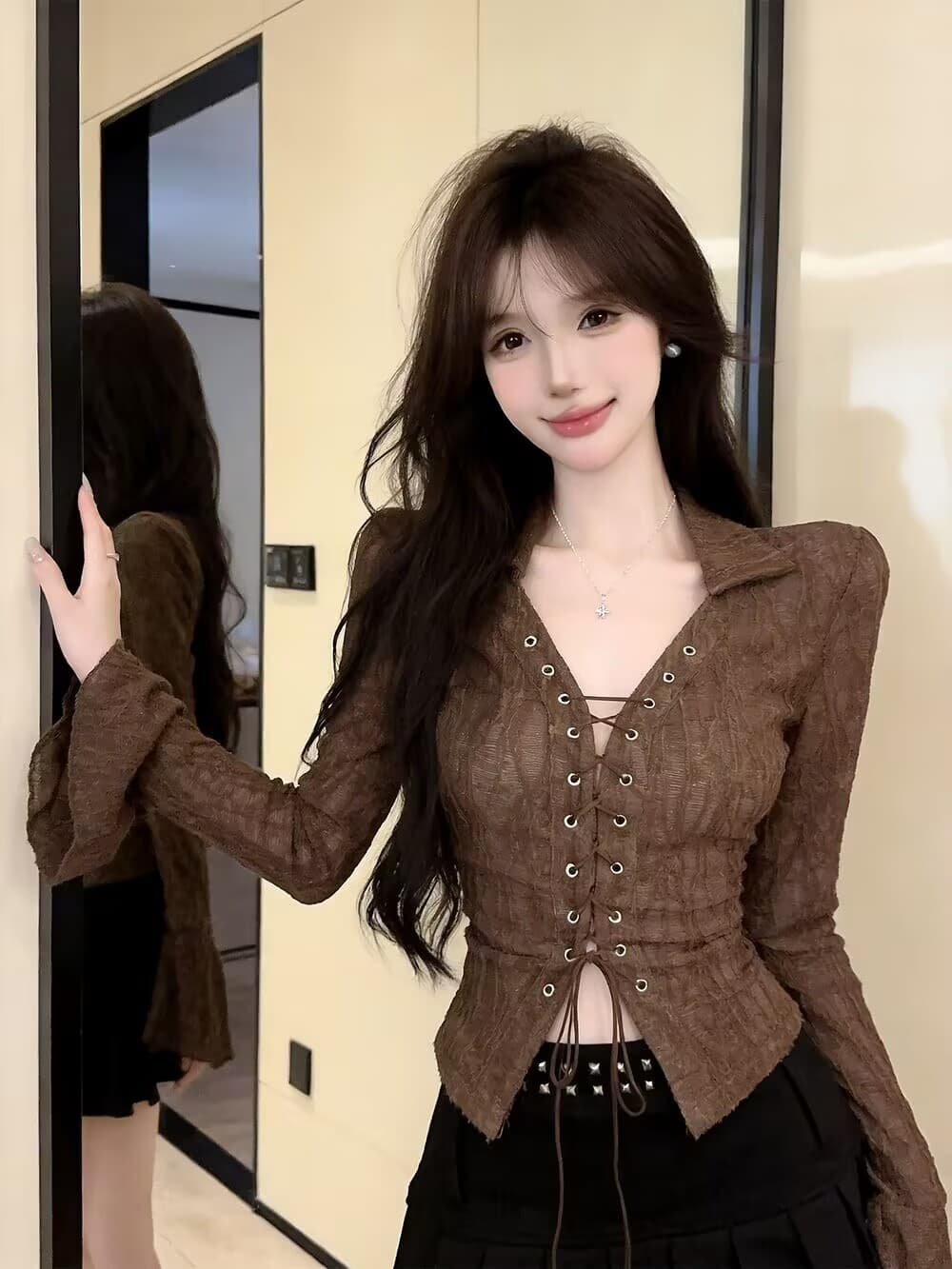 실사 새로운 자이언트 잘 생긴 순수한 욕망 핫걸 고유 한 디자인 센스 단추 구멍 레이스업 나팔 소매 맨위 여성 상세 이미지 11