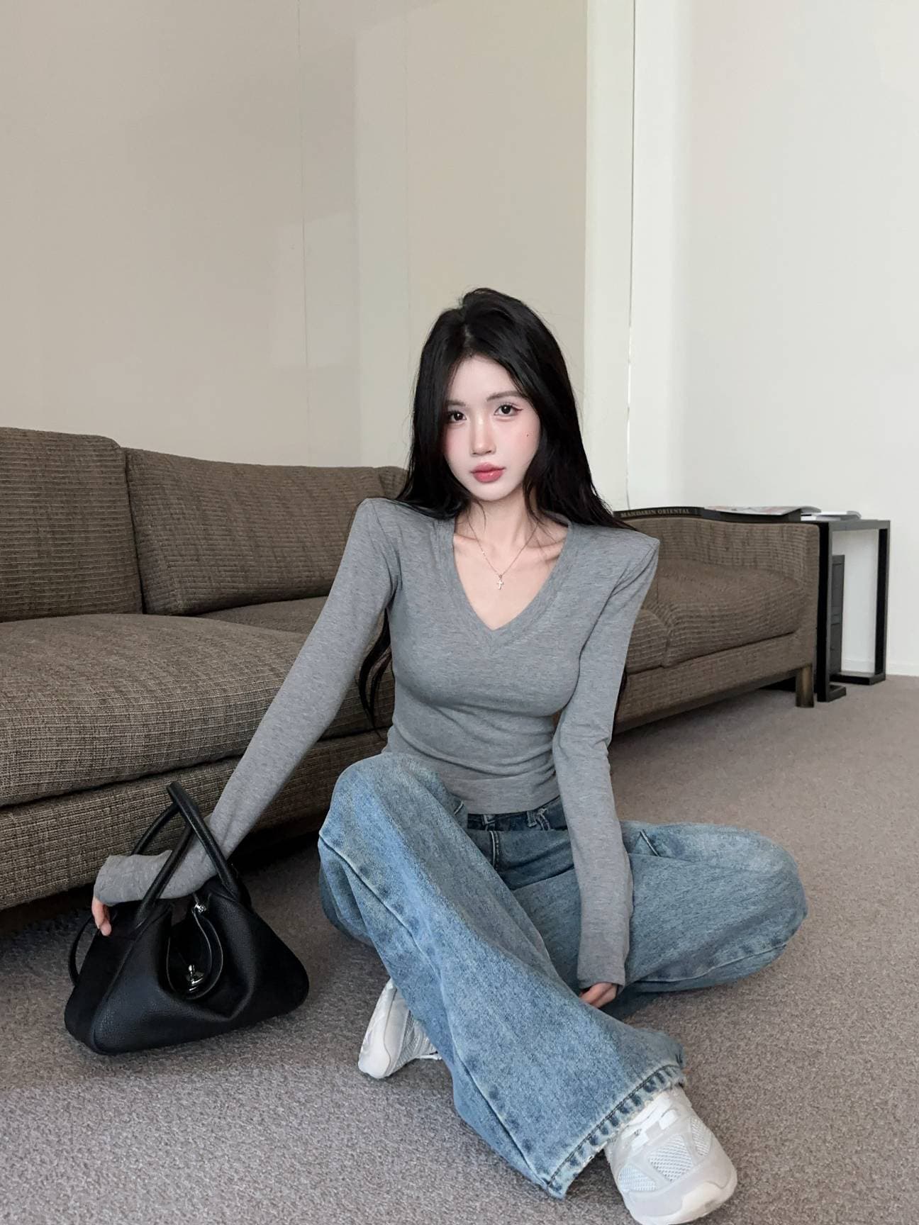 실사 새로운 다용도 기초 V 칼라 몸매 가꾸기 디자인 허리 수축 품격 긍정적 인 어깨 단색 맨위 기본 셔츠 여성 상세 이미지 18
