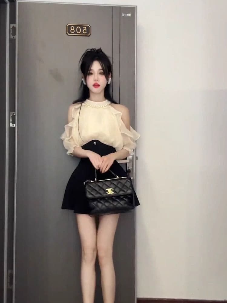 2026 여름 새로운 진주 행침 목 오프숄더 품격 광택 실 시폰 셔츠 여성 허리 수축 미니 스커트 고급 센스 투피스 세트 상세 이미지 4