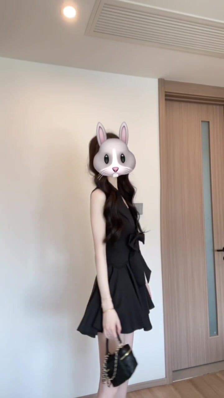 로얄 자매 그는 벤 바람 검정색 polo 셔츠 민소매 드레스 품격 슈퍼 잘 생긴 허리 수축 한 마디 퍼프 짧은 치마 상세 이미지 12