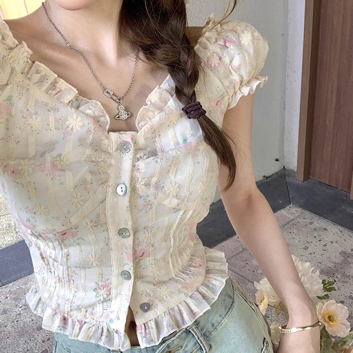 프랑스식 고급 센스 달콤한 매운맛 작은 꽃무늬 ins 맨위 여성 짧은 오프숄더 짧은 작은 셔츠 디자인 센스 여름 반팔 상세 이미지 2