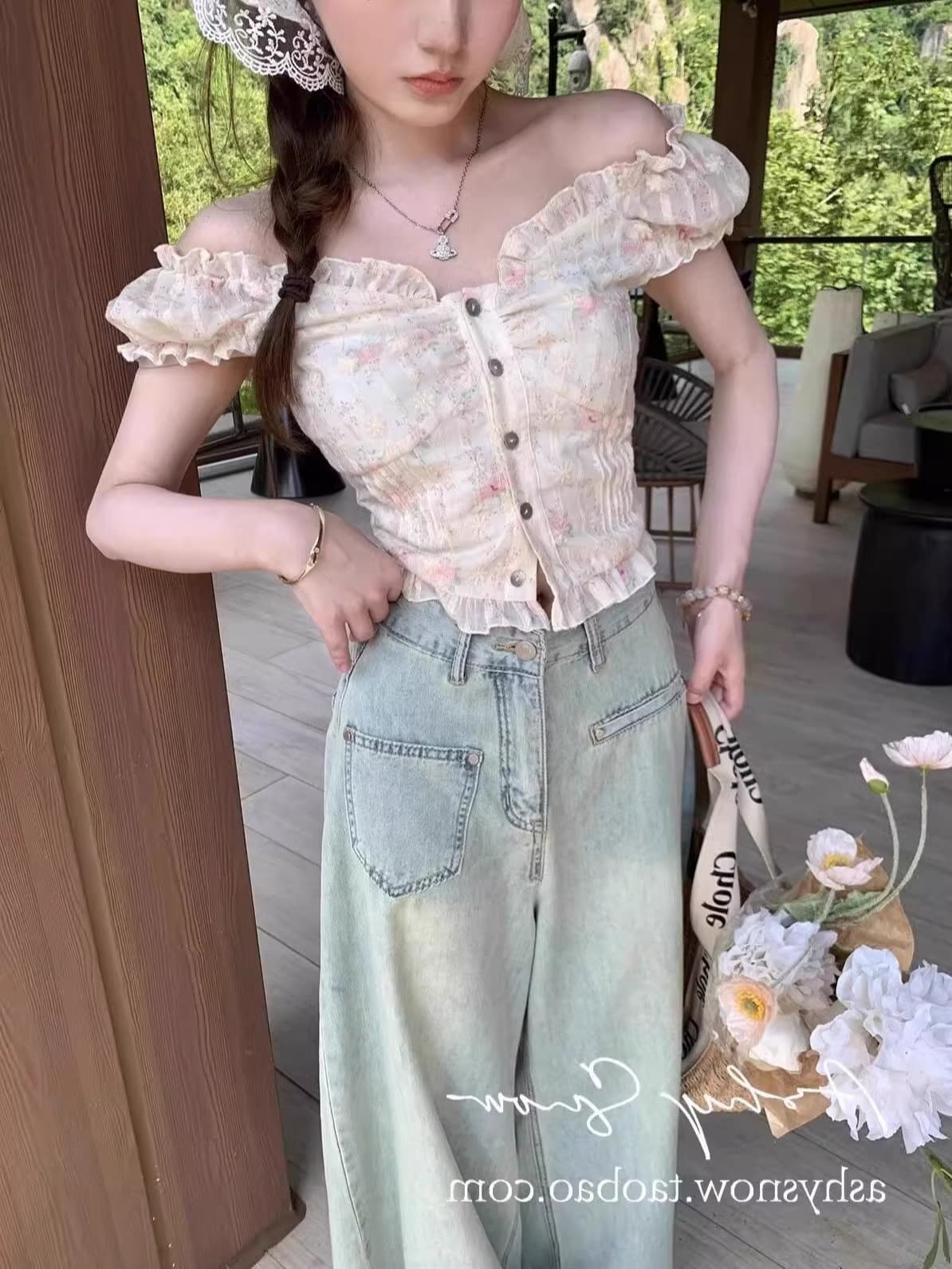프랑스식 고급 센스 달콤한 매운맛 작은 꽃무늬 ins 맨위 여성 짧은 오프숄더 짧은 작은 셔츠 디자인 센스 여름 반팔 이미지 3