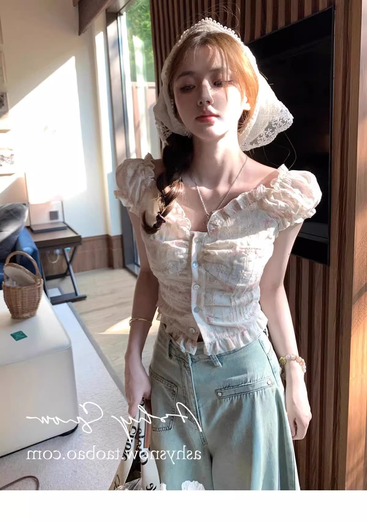 프랑스식 고급 센스 달콤한 매운맛 작은 꽃무늬 ins 맨위 여성 짧은 오프숄더 짧은 작은 셔츠 디자인 센스 여름 반팔 상세 이미지 3