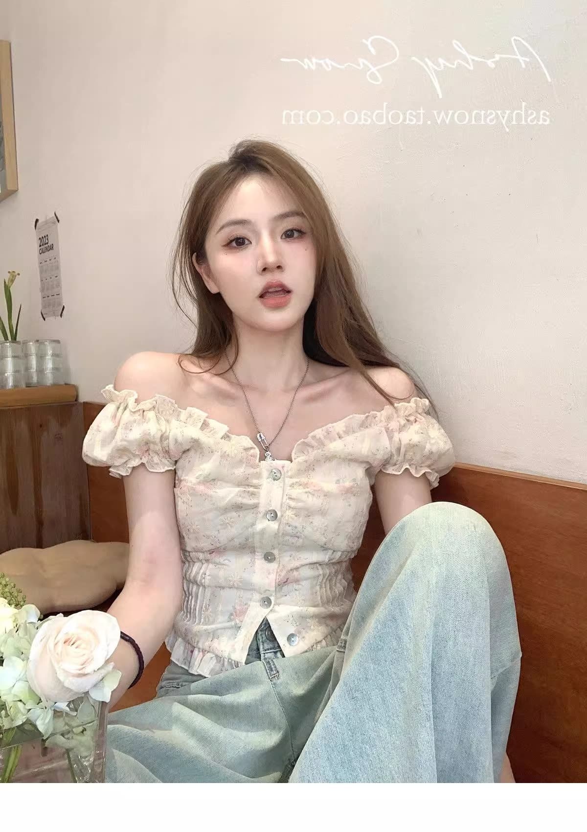 프랑스식 고급 센스 달콤한 매운맛 작은 꽃무늬 ins 맨위 여성 짧은 오프숄더 짧은 작은 셔츠 디자인 센스 여름 반팔 상세 이미지 11