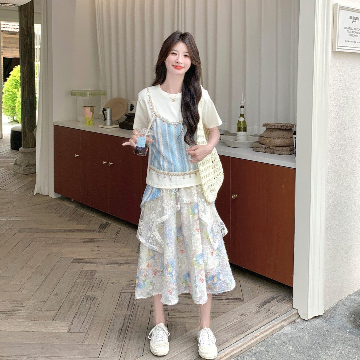 한 부서 작은 청신 페이크 레이어드 반팔 티셔츠 세트 드레스 여성 2026 여름 연령 감소 꽃무늬 반신 스커트 투피스 세트