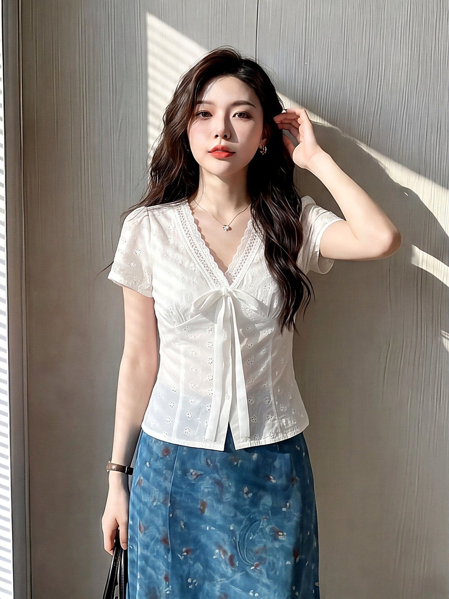 순면 자카드 2026 새로운 한 부서 부드러운 바람 홀로우 아웃 레이스 V넥 작은 셔츠 레이스업 허리 수축 쇼트 스타일 화이트 상세 이미지 9