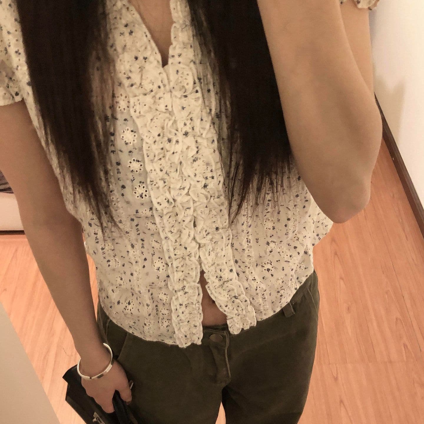 자카드 자수 원단 2026 새로운 프랑스식 레트로 꽃무늬 프릴 셔츠 여성 여름 거품 소매 몸매 가꾸기 맨위 이미지 3