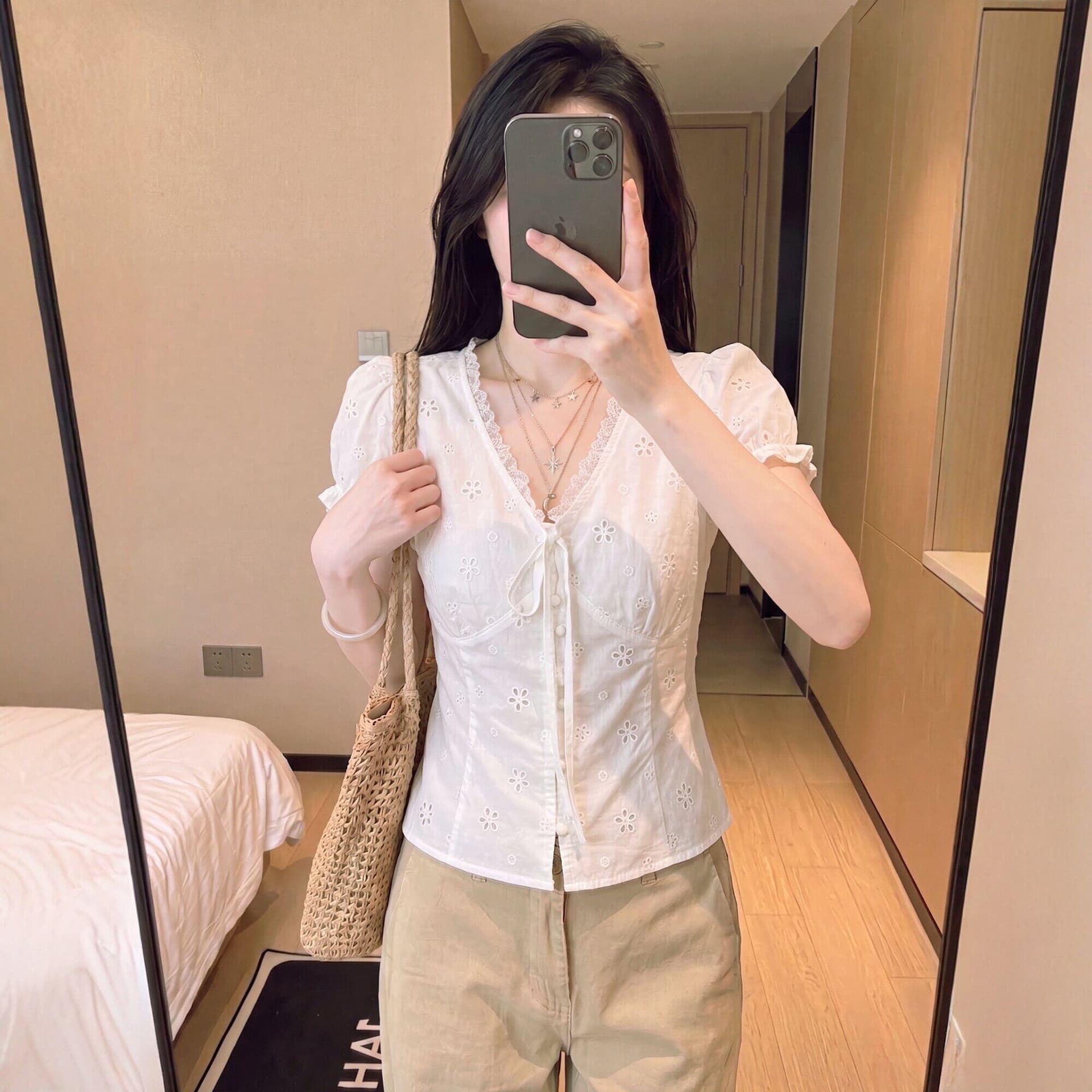 자카드 순면 네리 한 부서 달콤함 레이스 v 칼라 레이스업 꽃무늬 거품 소매 허리 수축 쇼트 스타일 화이트 맨위 이미지 3