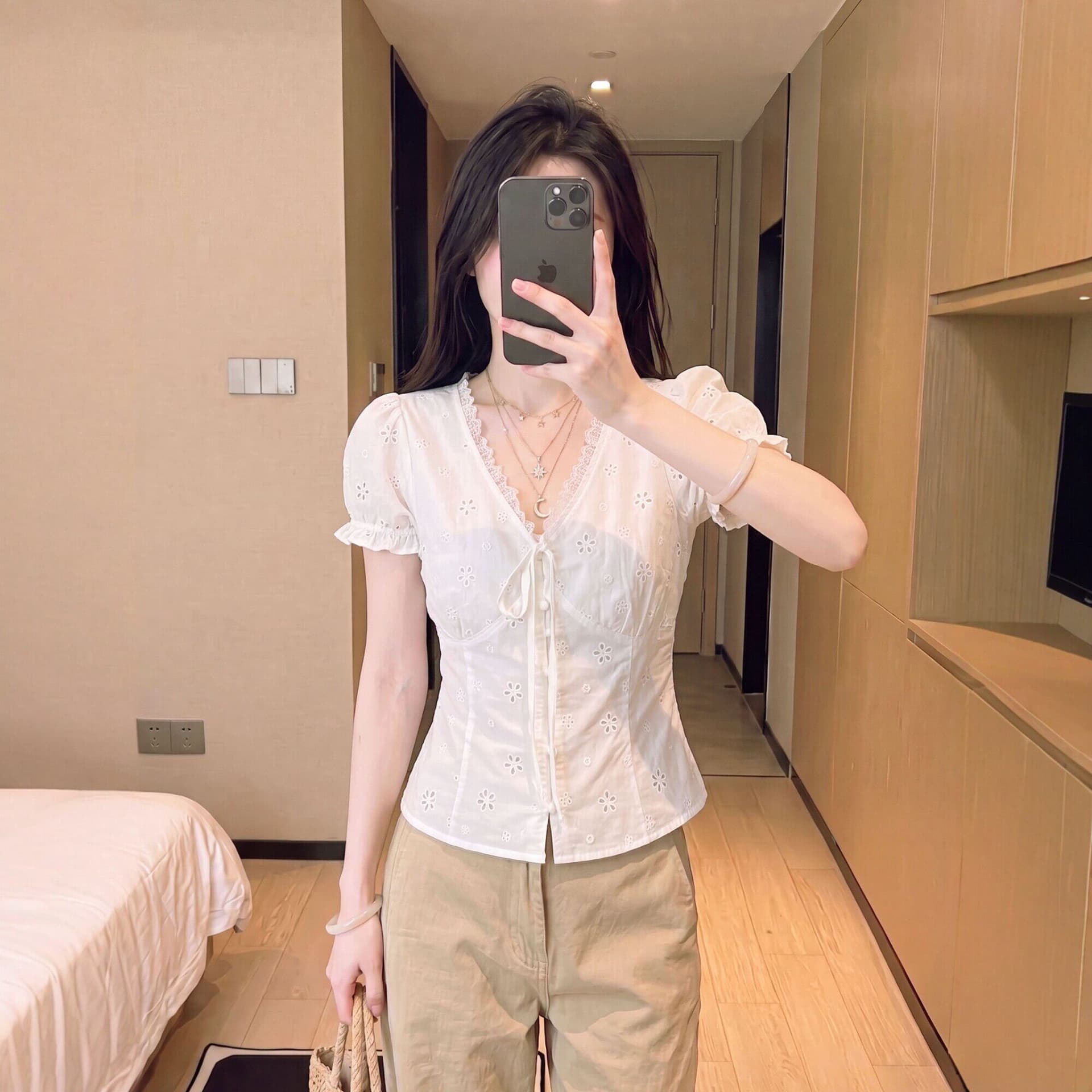 자카드 순면 네리 한 부서 달콤함 레이스 v 칼라 레이스업 꽃무늬 거품 소매 허리 수축 쇼트 스타일 화이트 맨위 이미지 2