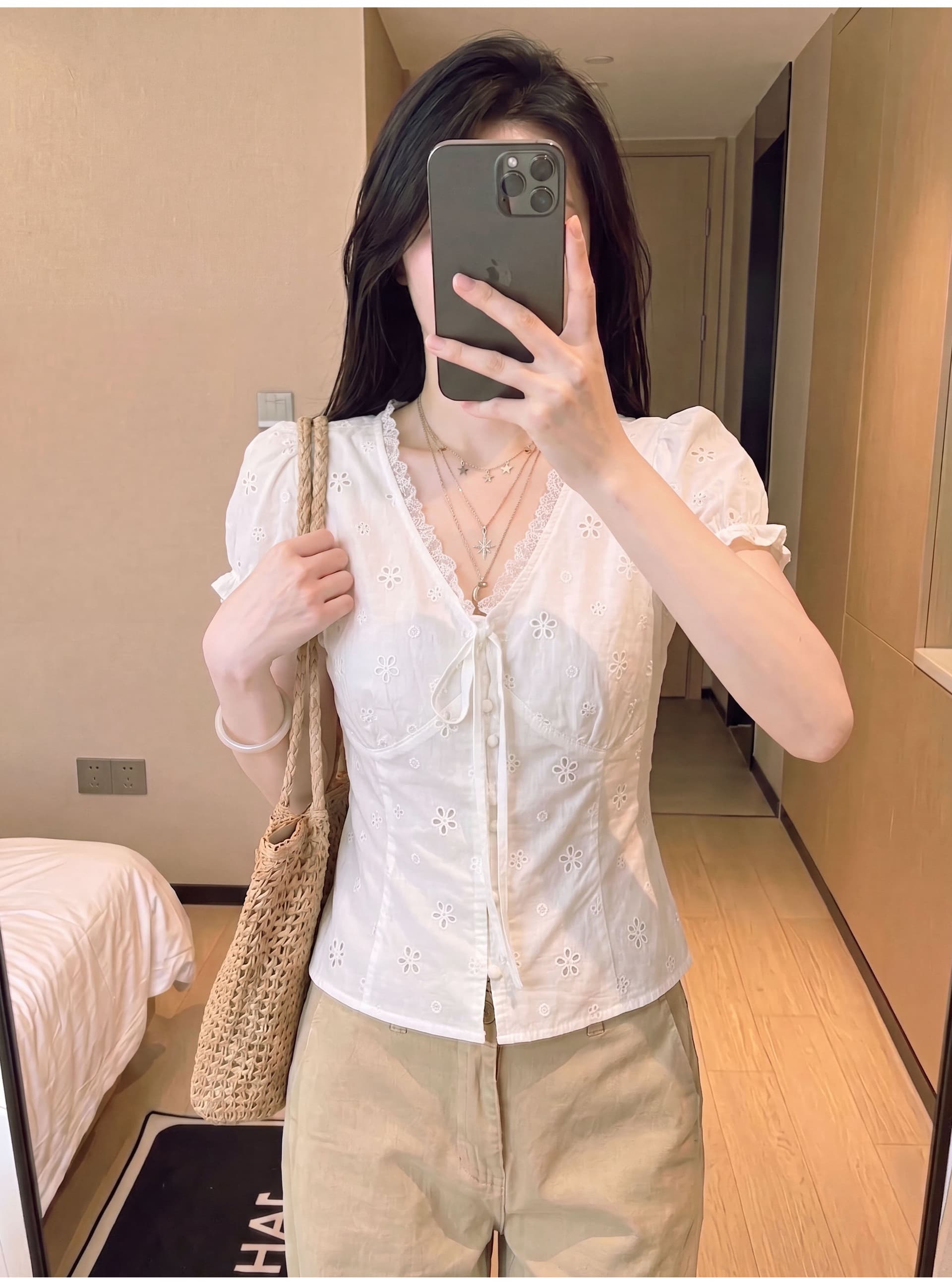 자카드 순면 네리 한 부서 달콤함 레이스 v 칼라 레이스업 꽃무늬 거품 소매 허리 수축 쇼트 스타일 화이트 맨위 상세 이미지 4