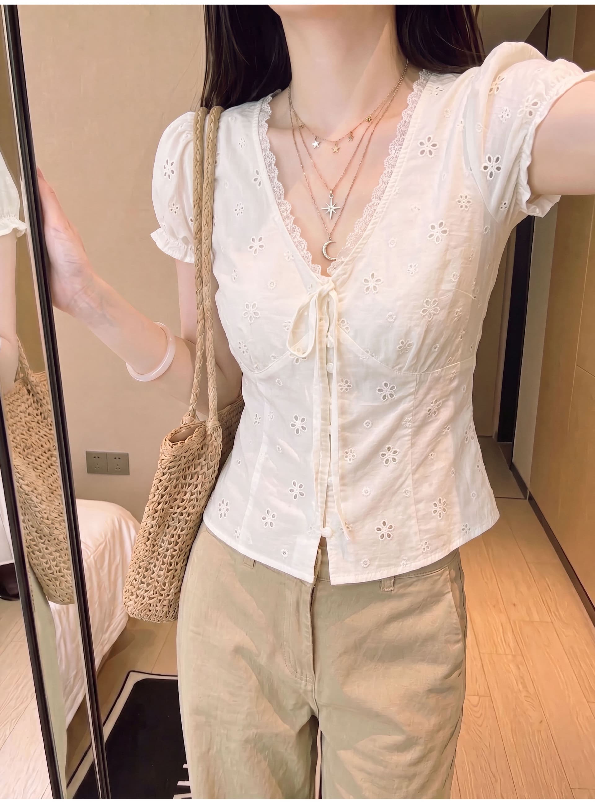 자카드 순면 네리 한 부서 달콤함 레이스 v 칼라 레이스업 꽃무늬 거품 소매 허리 수축 쇼트 스타일 화이트 맨위 상세 이미지 6