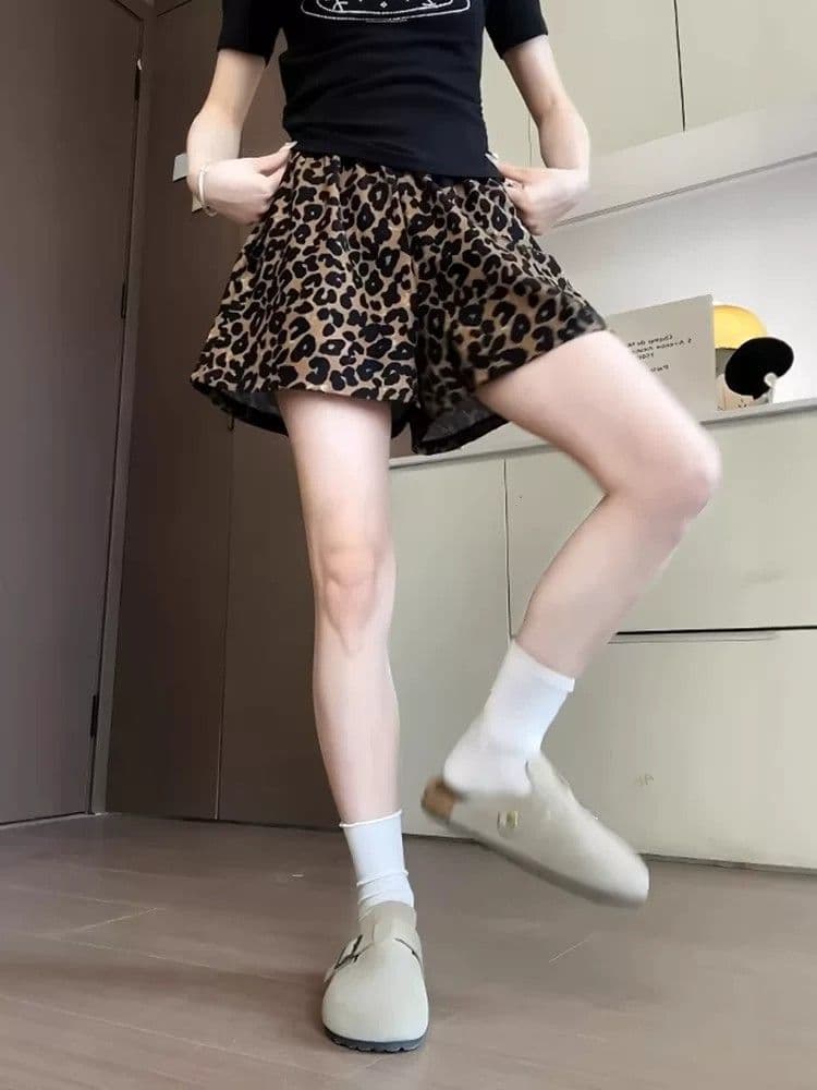 한 부서 레오파드 무늬 반바지 여성 여름 얇은 스타일 2026 새로운 하이웨이스트 외출용 슬림해 보이는 넓은 다리 바지 운동 오부 바지 상세 이미지 9