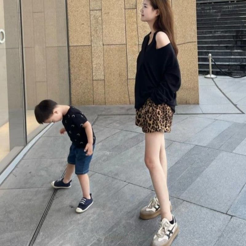 한 부서 레오파드 무늬 반바지 여성 여름 얇은 스타일 2026 새로운 하이웨이스트 외출용 슬림해 보이는 넓은 다리 바지 운동 오부 바지 이미지 2