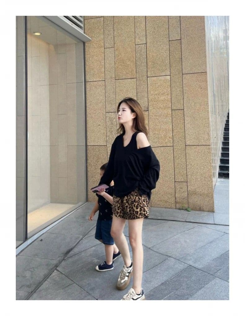한 부서 레오파드 무늬 반바지 여성 여름 얇은 스타일 2026 새로운 하이웨이스트 외출용 슬림해 보이는 넓은 다리 바지 운동 오부 바지 상세 이미지 3