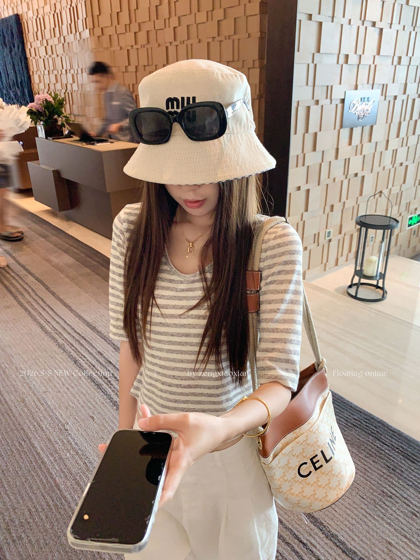 한 부서 회색 스트라이프 중간 소매 긍정적 인 어깨 티셔츠 여성 여름 가을 착용 가져 가라. 몸매 가꾸기 쇼트 스타일 뒤로 홀로우 아웃 디자인 센스 맨위 상세 이미지 2