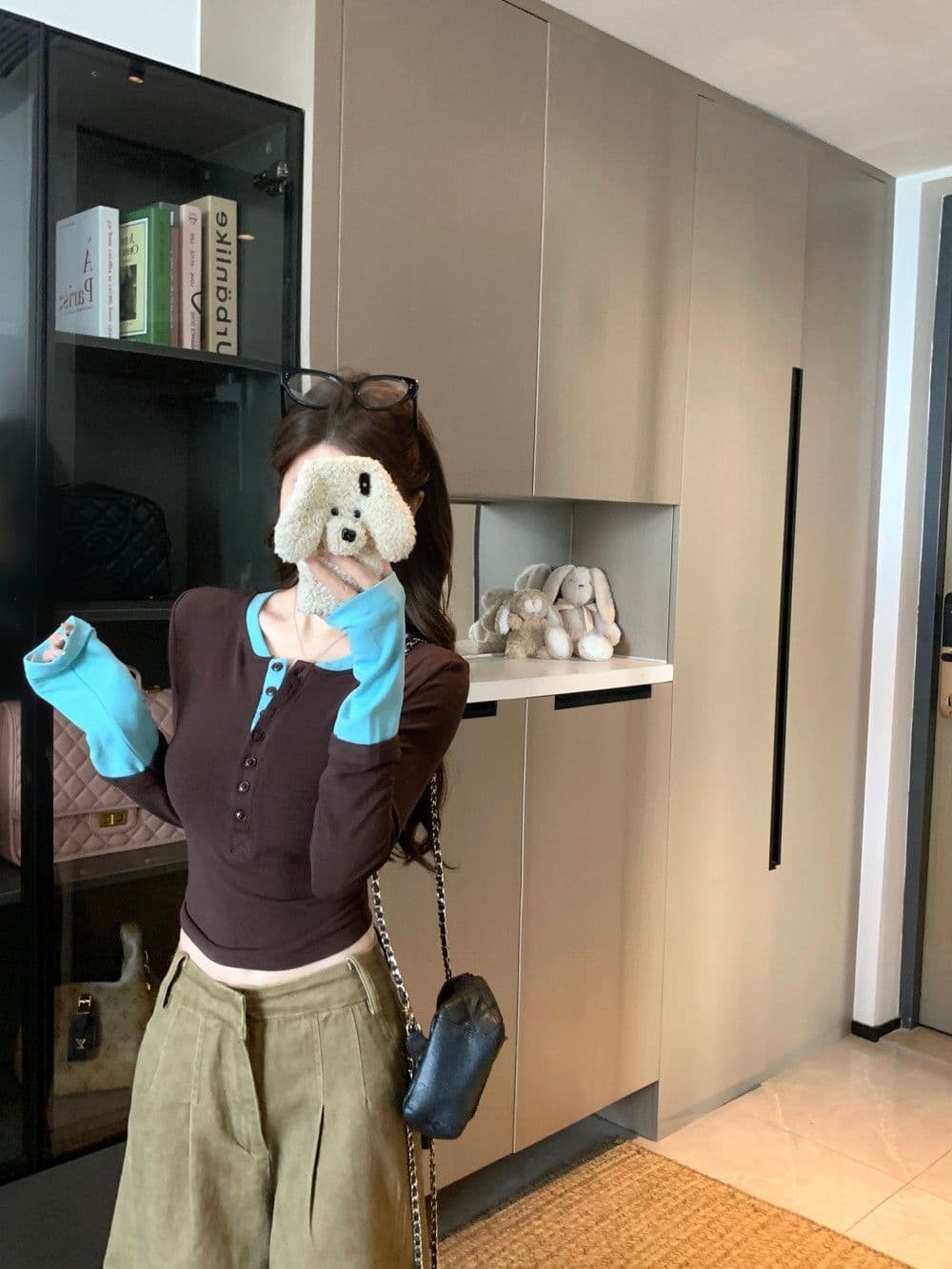 한 부서 사람들 면 핫걸 배색 페이크 레이어드 반 개방 칼라 허리 수축 긴팔 티셔츠 여성 슬림해 보이는 인사이드 가져 가라. 기본 셔츠 맨위 상세 이미지 2