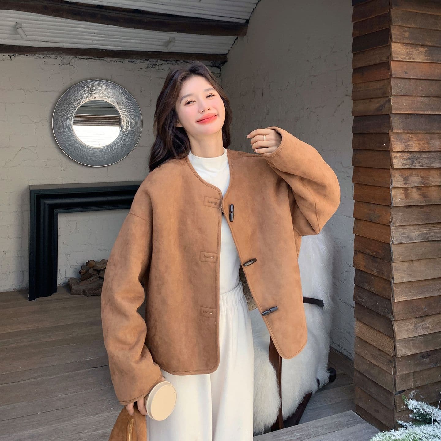양면 착용 스웨이드 원단 양털 재킷 여성 겨울 쇼트 스타일 패션 외국 가스 피모 하나 도트 무늬 플리스 두꺼움 맨위 이미지 3