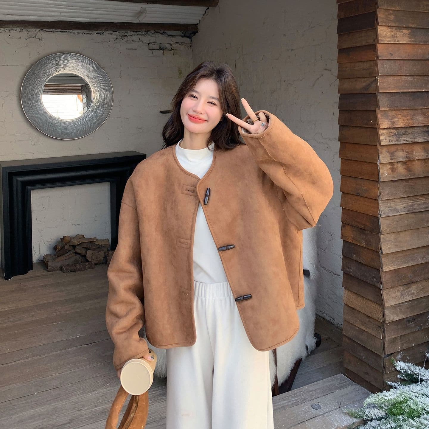 양면 착용 스웨이드 원단 양털 재킷 여성 겨울 쇼트 스타일 패션 외국 가스 피모 하나 도트 무늬 플리스 두꺼움 맨위 이미지 4