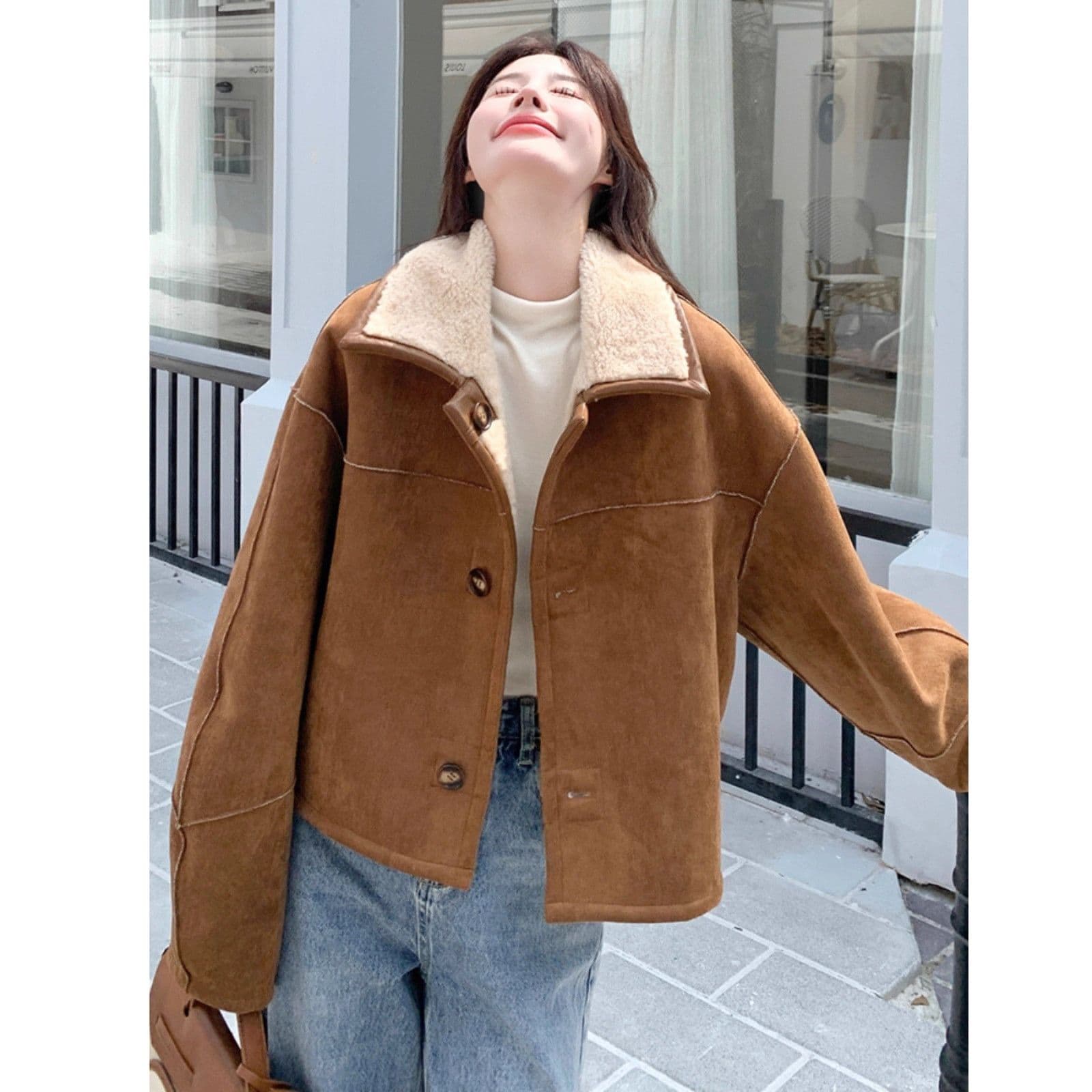 두꺼운 짧은 외투 스웨이드 양털 플리스 복합 하나 커피 색상 피모 하나 양털 재킷 양면 착용 스웨이드 원단 상세 이미지 10