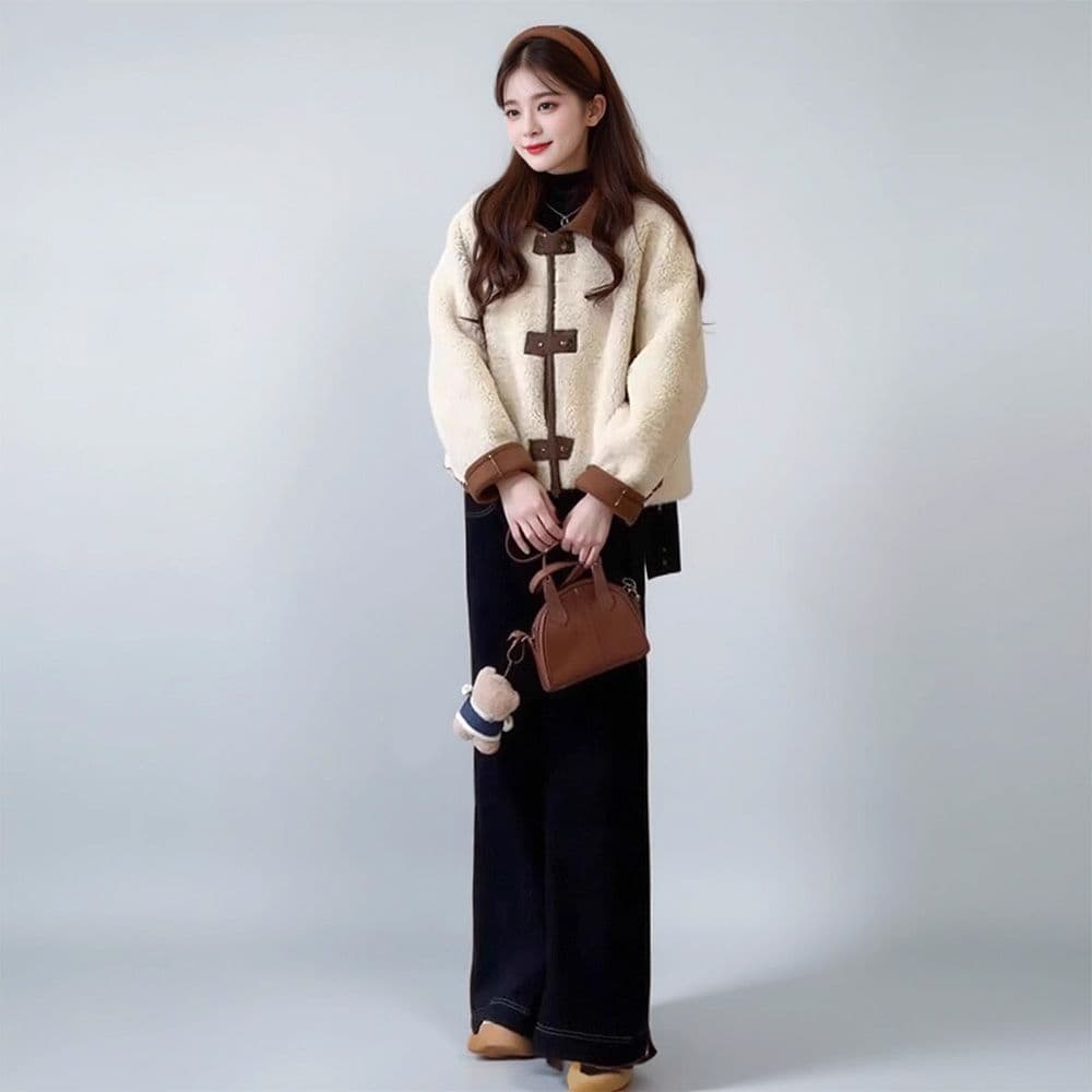 두꺼운 짧은 외투 스웨이드 양털 플리스 복합 하나 커피 색상 피모 하나 양털 재킷 양면 착용 스웨이드 원단 상세 이미지 6