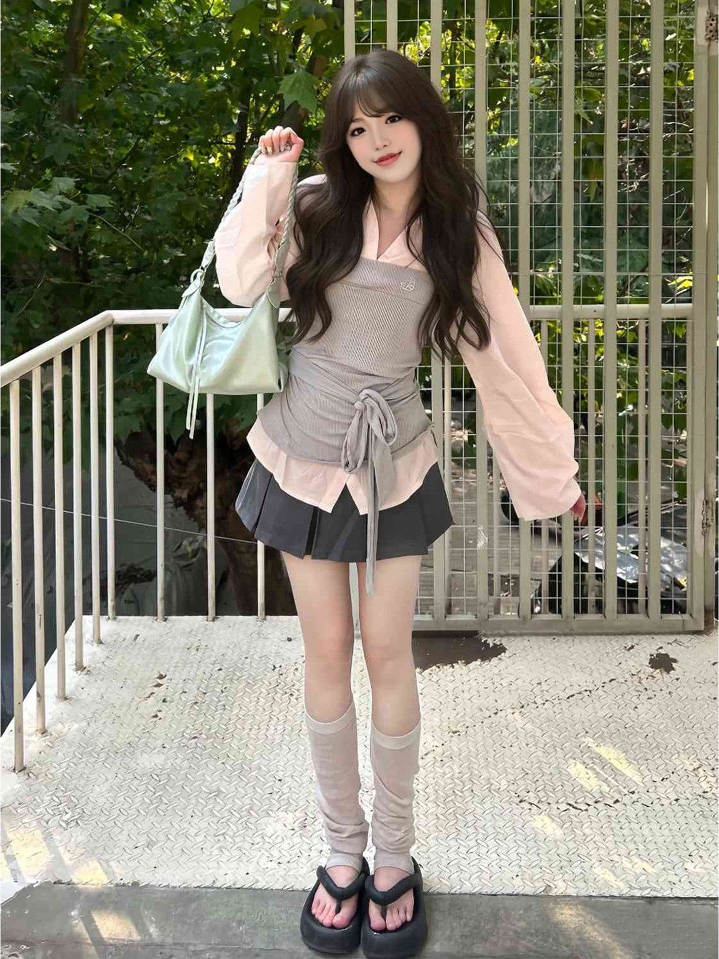 봄 가을 한 부서 소녀 착용 가져 가라. 전체 집합 디자인 센스 핑크색 긴팔 페이크 레이어드 셔츠 플리츠 미니 스커트 투피스 세트