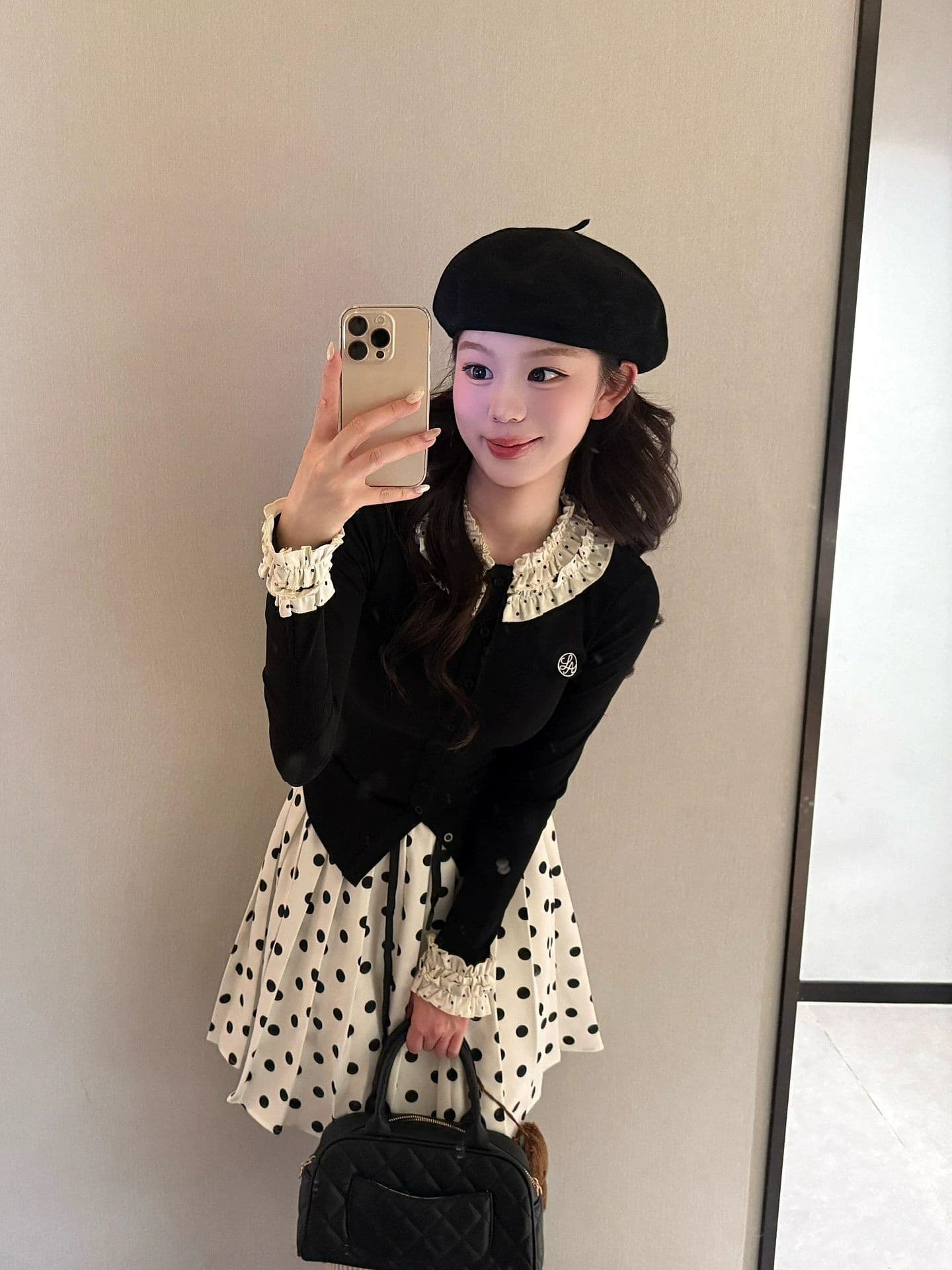 아메리칸 달콤한 핫걸 검정색 레이스 긴팔 도트 무늬 티셔츠 여성 봄 새로운 고유 한 아름다운 반신 스커트 투피스 세트 상세 이미지 3